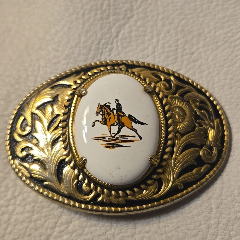 Western goldtone buckle with horse & rider 3.25" X 2.25" - Picture 1 of 2